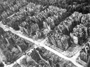 Hamburg_after_the_1943_bombing